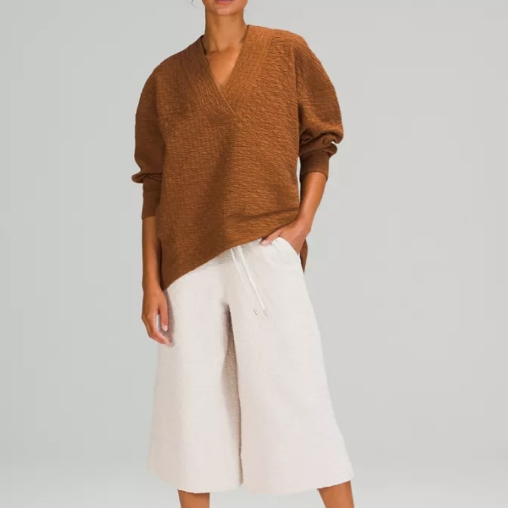 Lululemon Rippled V-neck Textured Brown Pullover, Size 4